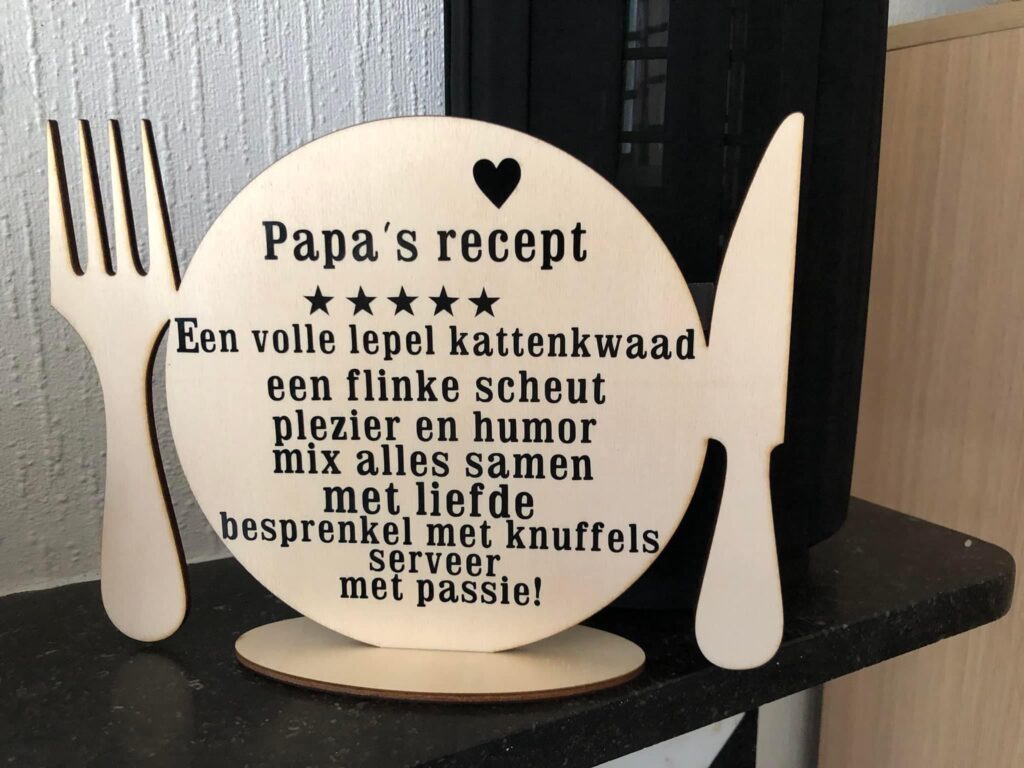 Bord met bestek