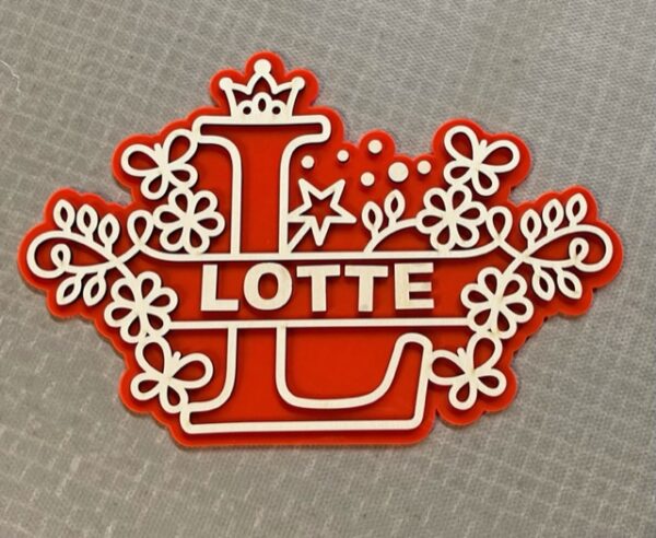 Splitmonogram met naam meisje